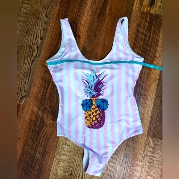 PatPat NWT L Pink and White stripe with Pineapple head and sunglasses 1 piece - Picture 7 of 16